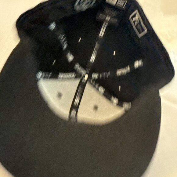 Edmonton Oilers NHL Official NewEra 59fifty Black and white Hat Wool Size 7 1/4 - Picture 4 of 9